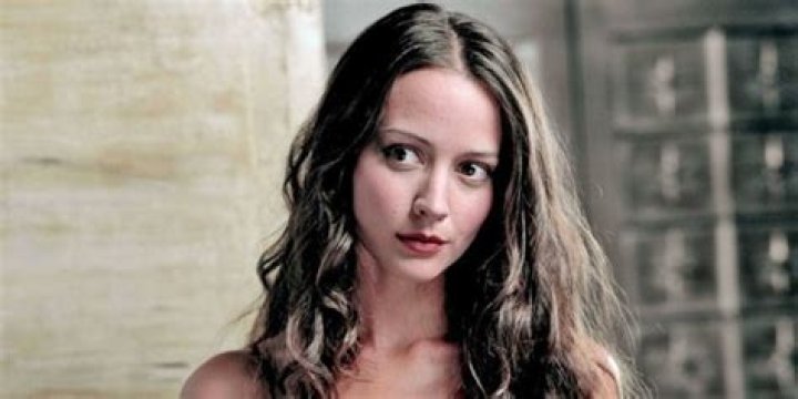 10 Things You Didn’t Know about Amy Acker