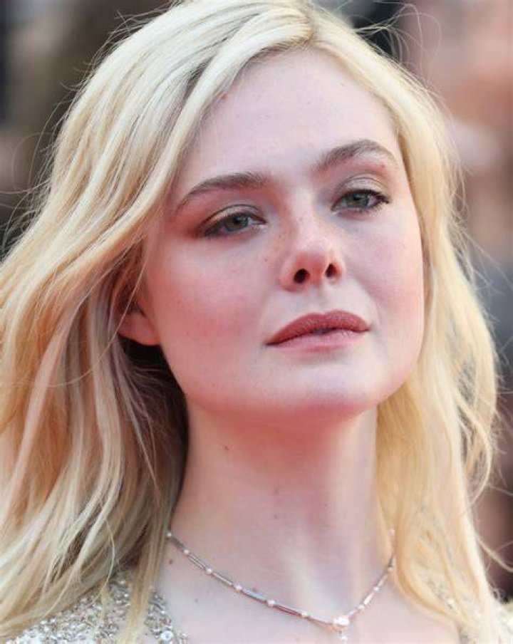 Elle Fanning's pet Lewellen