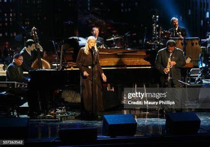 Joni Mitchell at Thelonious Monk Jazz Tribute Concert For Herbie Hancock - Inside
