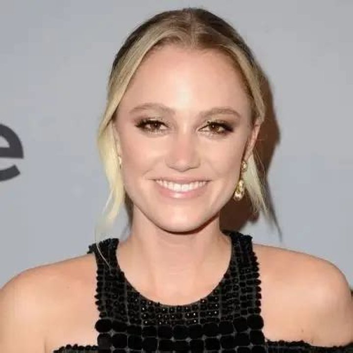 Maika Monroe's pet Tina