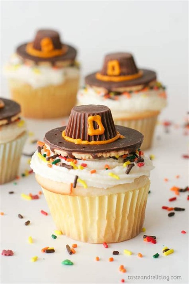 Pilgrim Hat Cupcakes Pilgrim Hat Cupcakes