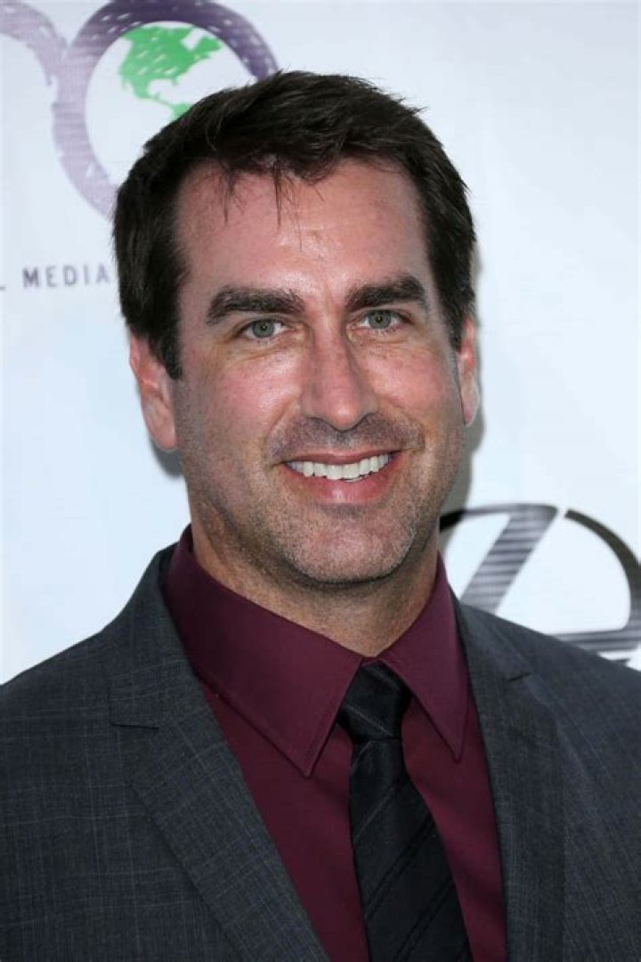 Rob Riggle's pet No Pets (Rob Riggle)